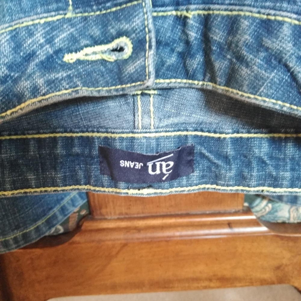Jeans - Picture 2 of 6